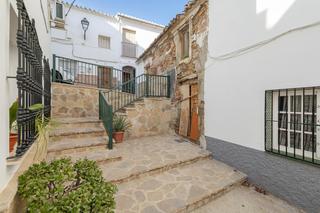 Masía  Cruz. Parcela urbanizable con proyecto