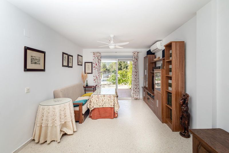 Foto 7b8e73d0-a5e4-4867-afe9-89805ffe1543. Planta baixa amb calefacció aparcament a Pizarra