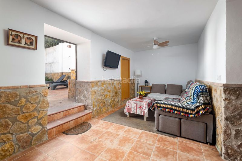 Foto 3acfc8b5-8a3e-47b4-aac1-f2ac9928eb60. Casa adossada a Loja