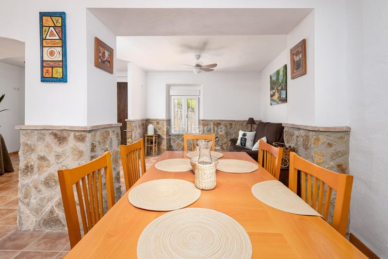 Foto 7946aa77-2c19-4269-b36e-48caa747c51b. Casa adossada a Loja