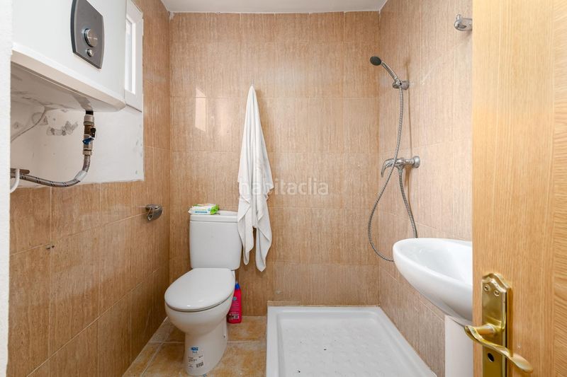 Foto 98e68676-5510-44c4-a1b8-ea3e9631492c. Casa adossada a Loja