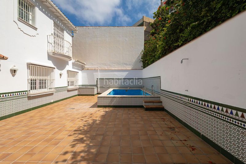 Foto 3a7759c3-ce4d-4a7a-944a-eb921d3bb146. Casa amb aparcament piscina a El Palo Málaga
