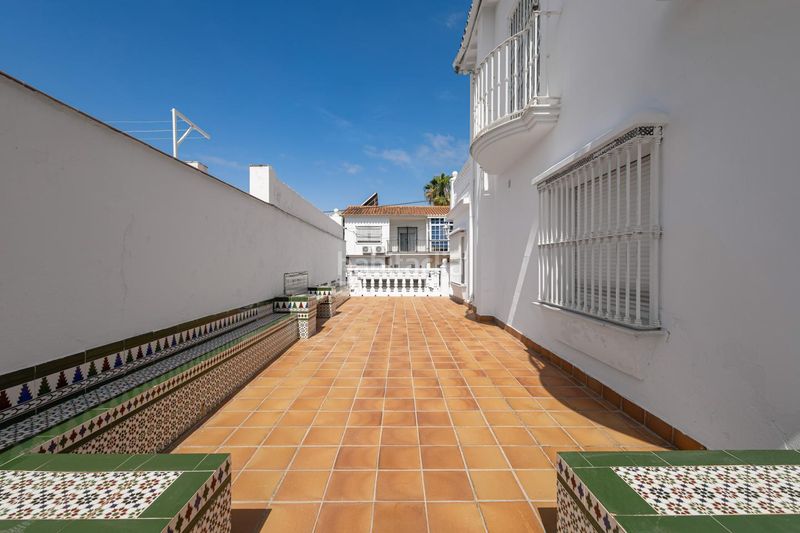 Foto 3fe08bbd-9712-4b22-a759-d5d52fdfc729. Casa amb aparcament piscina a El Palo Málaga