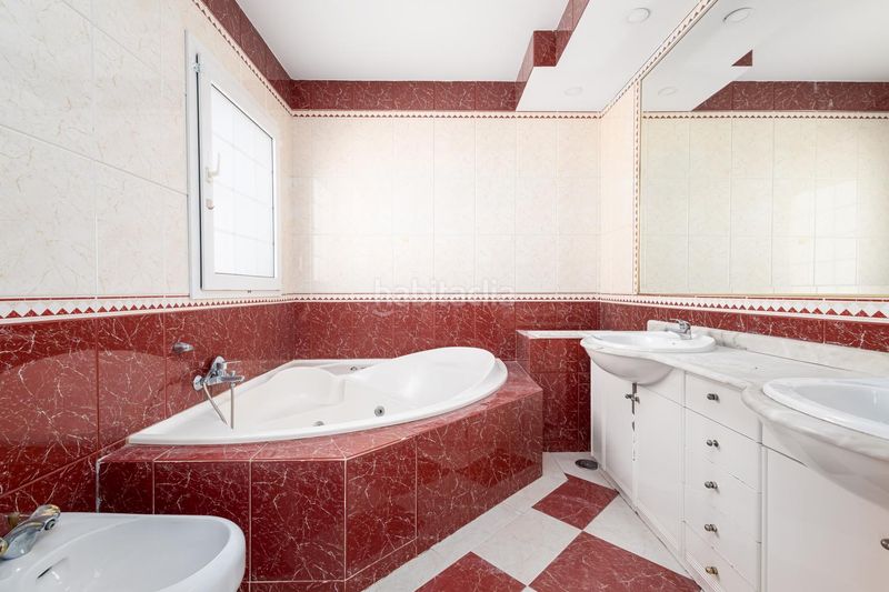 Foto b54f485e-7445-49c9-9985-cbaa5a14aac7. Casa amb aparcament piscina a El Palo Málaga