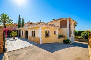 Casa in Cerrado de Calderón - Hacienda Paredes. Villa con vistas a la bahía de málaga