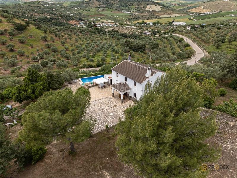 Foto e60d06f6-18a2-4c5c-b2f3-6b438d923478. Casa amb aparcament piscina a Almogía
