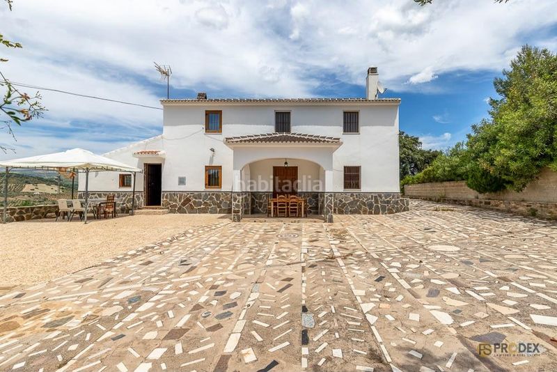 Foto f105780d-dd77-4a2f-b975-6ba1e66934de. Casa amb aparcament piscina a Almogía
