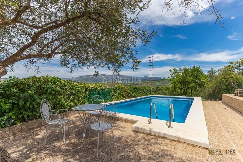 Foto f8f888b5-e1ae-4997-8008-06cdb185e3f8. Casa amb aparcament piscina a Almogía