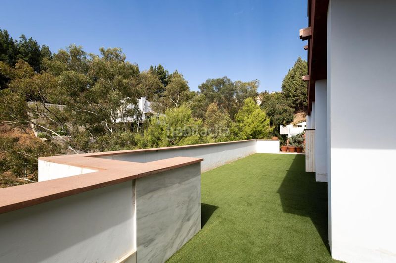 Foto 8a65ae77-dd07-4926-bb27-6657432e6879. Casa amb aparcament piscina a El Atabal Málaga