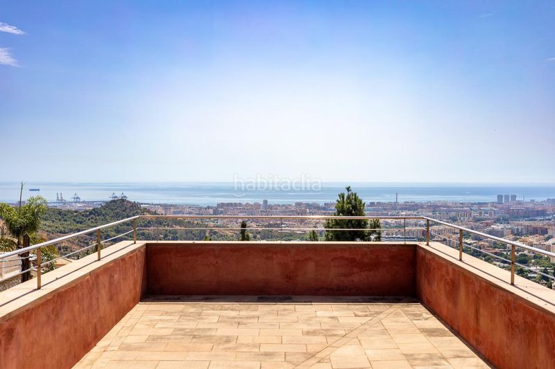 Foto b11e2794-afd3-4465-8c9f-95a1028a21fb. Casa amb aparcament piscina a El Atabal Málaga
