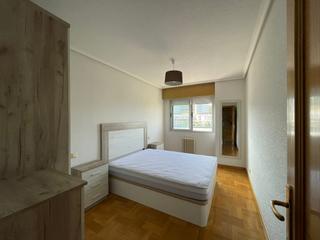 Location Appartement  Calle victoria balfe. Alquiler de piso en burgos, zona g3: totalmente exterior y muy l