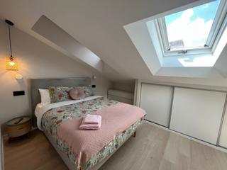 Pis  Calle arco de san esteban. tico con licencia turstica