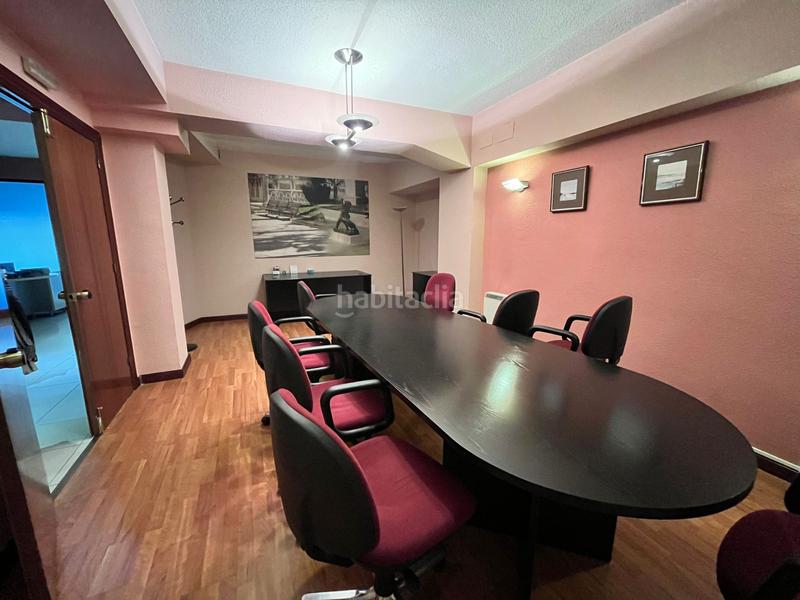 Foto 74cebded-50dc-46f3-8823-f9fe8f20e243. Location local commercial dans Reyes Católicos Burgos