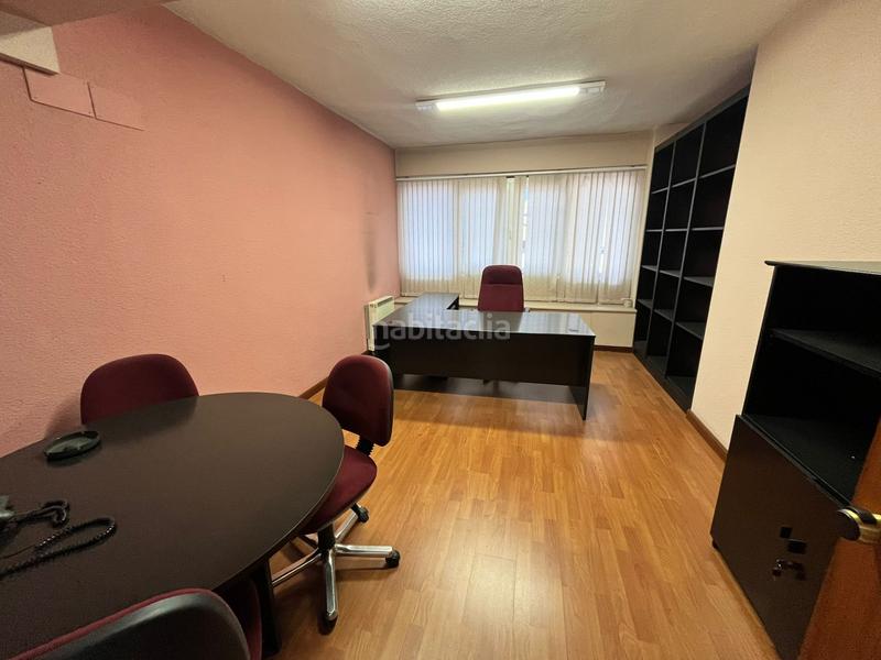 Foto d40cf3ce-f721-4967-8814-0ac4e923286d. Rent business premise in Reyes Católicos Burgos