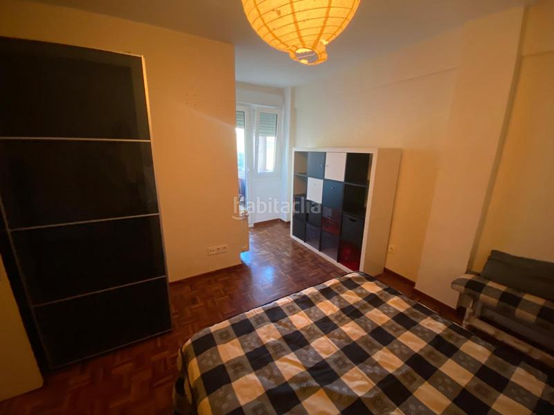 Foto ac4ebadb-24f5-449c-b295-21b7f8ba34e9. Flat with heating in Reyes Católicos Burgos