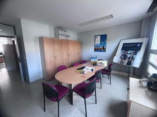 Rent Office space  Avenida de castilla y león. Oficina avda castilla y leon