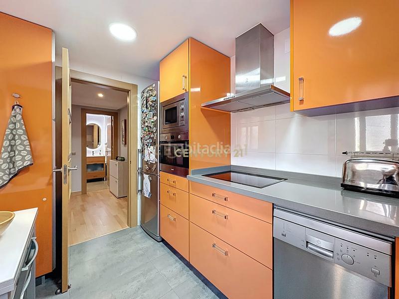 Foto f46a4f5c-a5df-4c82-a999-57107e4897e1. Flat with heating parking in Paseo Marítimo Oeste - Pacífico Málaga