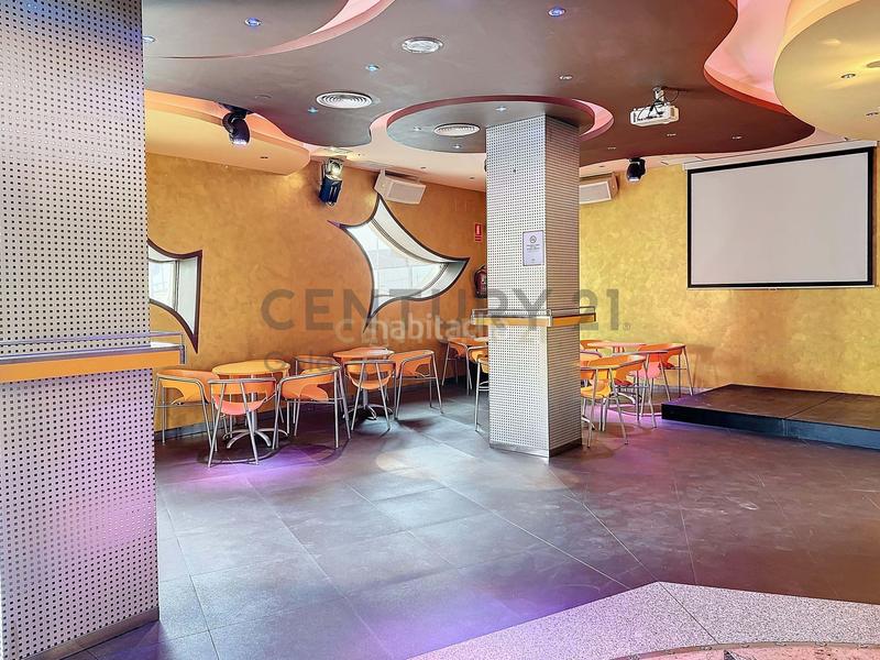 Foto 87fd690f-d956-4f56-868a-dcb70fea0114. Local comercial a Torrox pueblo Torrox