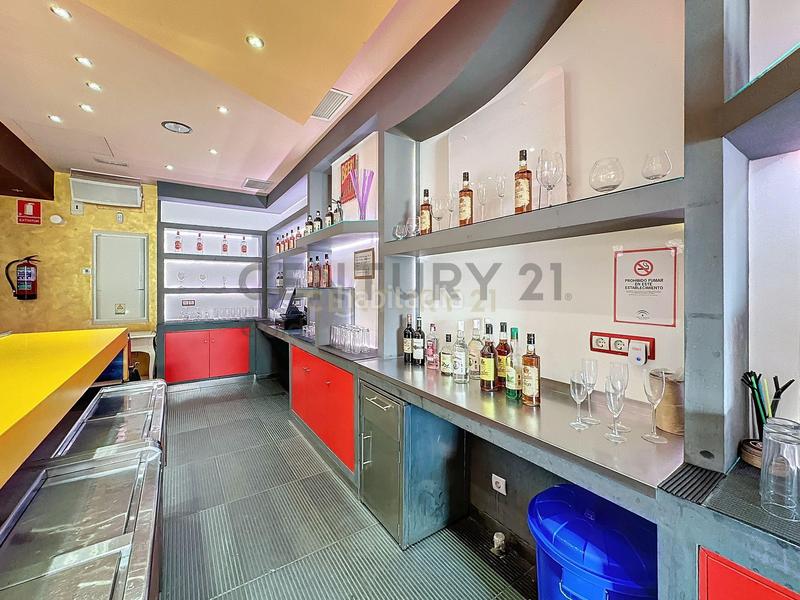 Foto ca20ad8c-ddcb-4b35-aa4b-a327df2e7b70. Local comercial a Torrox pueblo Torrox