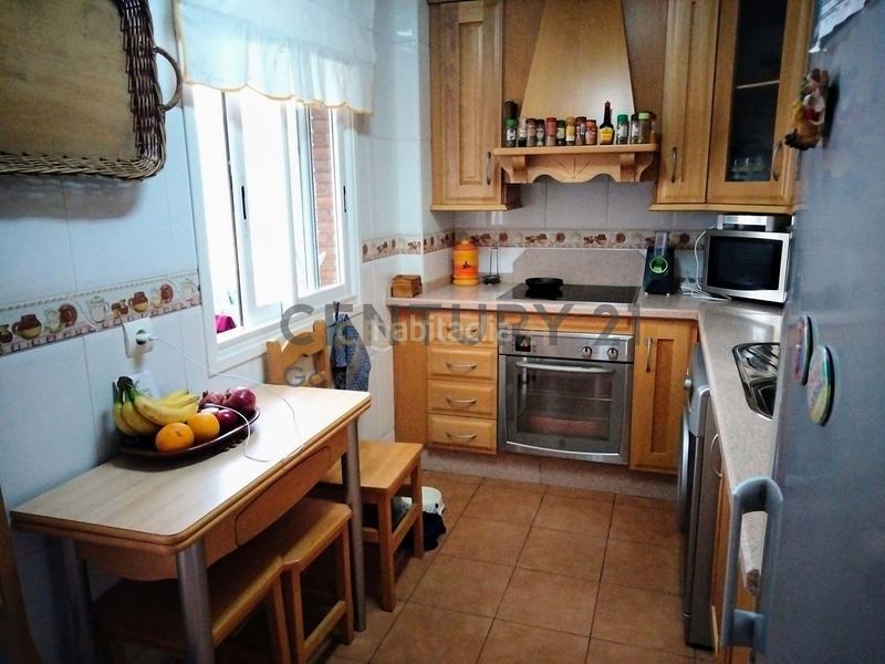 Foto 9f7bc5cf-beb9-4845-b2b0-132ce36c6b15. Piso en calle almazara en Torrox pueblo Torrox