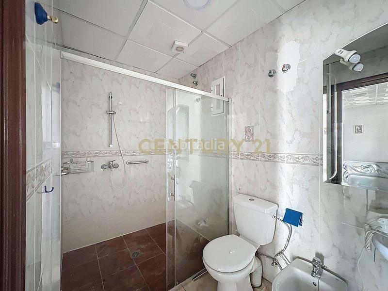 Foto a98c7fa1-1730-402d-a416-3d0634d76144. Casa en urbanización colina soleada en Benajarafe