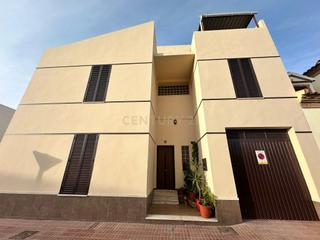 Maison  Calle francisco giner de los ríos, humilladero, málaga, spain 3. Moderna y espaciosa casa en humilladero, málaga comodidad y esti
