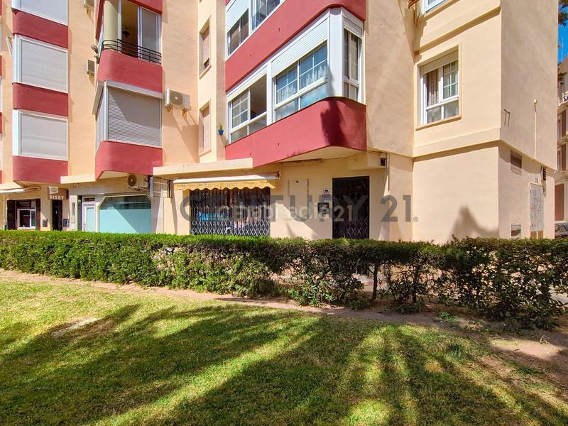 Foto 4ed2682c-67fd-4129-acaf-a55c073914c9. Rent business premise in av. garcía peñalver in Centro Internacional Torrox