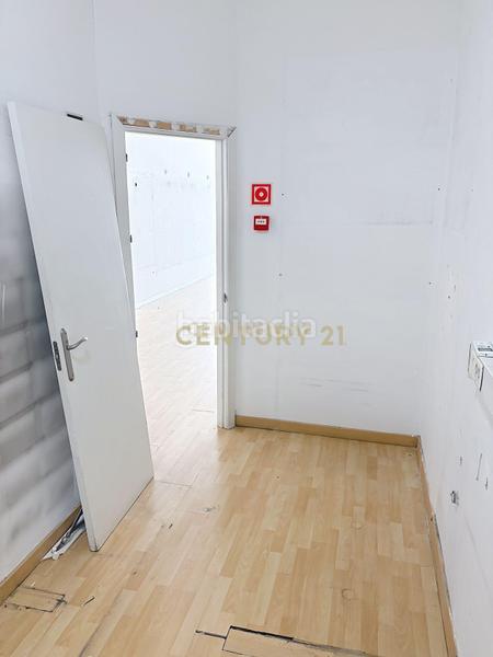 Foto 5c1aaf03-f34d-4a6e-acf8-8de998f592e6. Lloguer local comercial a plaza costa del sol a Manantiales-Estación de Autobuses Torremolinos