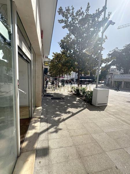 Foto ec76e623-6329-4ea9-a9ea-2de4a43ef362. Lloguer local comercial a plaza costa del sol a Manantiales-Estación de Autobuses Torremolinos