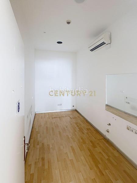 Foto 6c7f0163-2c0c-48a2-8df8-a676e9f026d0. Location local commercial dans plaza costa del sol dans Torremolinos