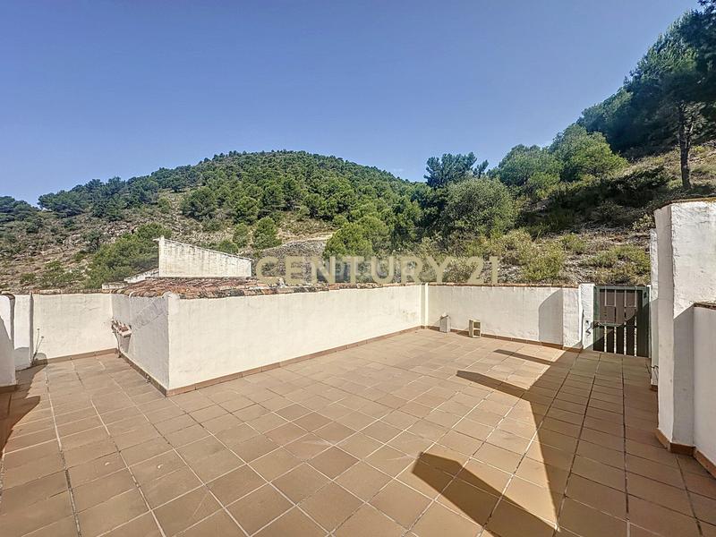 Foto aa7f29af-ca64-48ea-a78f-17369d6efc37. Casa amb piscina a Frigiliana