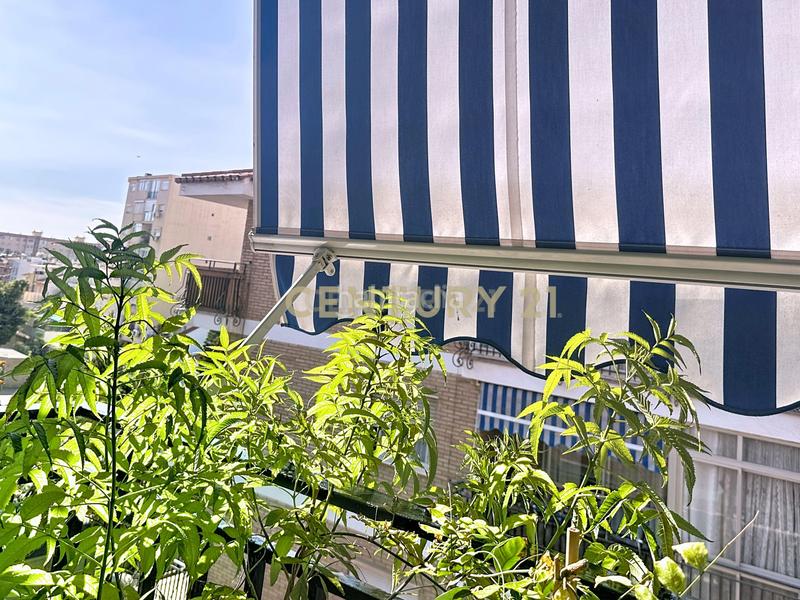 Foto 85321513-caad-43d9-b4d8-bd0b41fb3566. Piccolo appartamento in calle salvador espada leal in Málaga