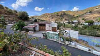 Local commercial à Avenida de andalucía, 10, árchez, spain. Encantadora propiedad en árchez, málaga con vistas panorámicas y