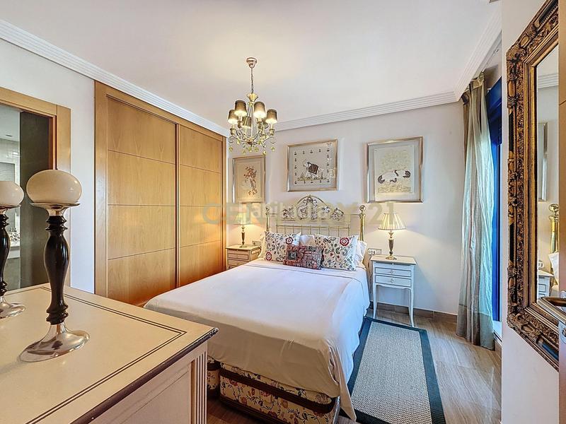 Foto dd6d0fe4-f1c0-4e19-b89f-b75487d2f294. Miete appartement mit parking in Paseo Marítimo Oeste - Pacífico Málaga