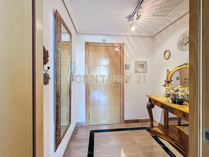 Foto c12dcc0f-9b70-4683-ab12-f2c79c3ccc56. Rent apartment with parking in Paseo Marítimo Oeste - Pacífico Málaga