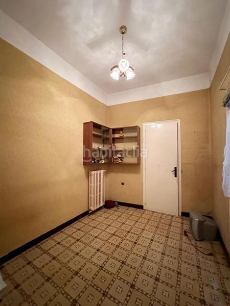 Foto 06750048-5c74-4452-ac46-8df6021f0b3f. Édifice dans Bisbal d´Empordà (La)