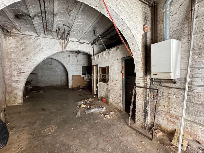 Foto 4e18ebc8-f91f-49d4-91ee-b3aea01a93ad. Édifice dans Bisbal d´Empordà (La)