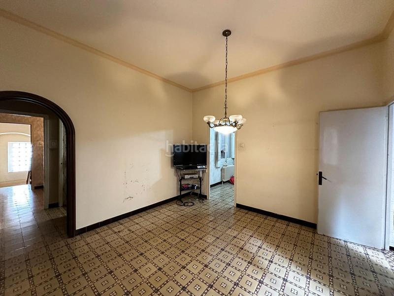 Foto 519cfc68-985e-46dd-9cdf-7f0d0b4413f0. Édifice dans Bisbal d´Empordà (La)