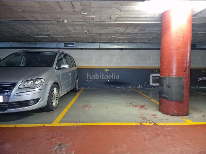 Foto ed8b18d3-e535-490f-a717-7c140b073732. Aparcament cotxe a Eixample Nord Girona
