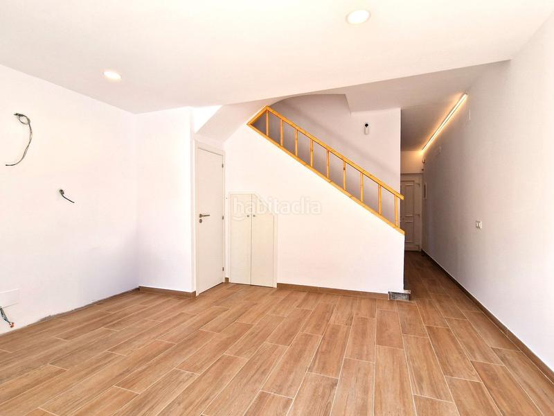 Foto cab69aef-f85d-4d34-8107-4bbfadabbcdb. Casa adossada a Palau Girona