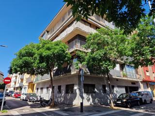 Pis a Santa Eugenia. Santa eugènia. tenim aquest pis de 3 habitacions, 2 banys, i amb