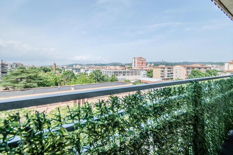 Foto 45648e15-3e42-4cfd-bd38-bc71edcf296f. Piso exlusiva apialia. a sant narcís tenim aquest magnific pis de 107m2 construits i 78 m2 útils de 3 habitacions dobles, amb calefacci en Girona