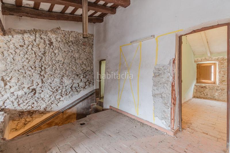 Foto 4b3fcf74-f344-40db-8d1d-2d55da82bebf. Masía exclusiva apialia. a tenim una casa de poble, de pedra, per fer una reforma integral. en Sant Joan de Mollet
