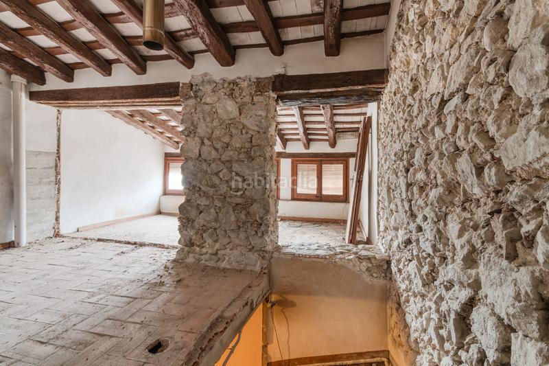 Foto 8f46b04c-520b-4050-af00-ba2a8d640ba1. Masía exclusiva apialia. a tenim una casa de poble, de pedra, per fer una reforma integral. en Sant Joan de Mollet