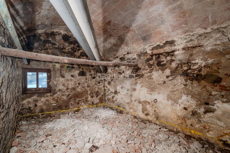Foto 9d7e694c-a802-4f93-b2e5-511628aebe00. Masía exclusiva apialia. a tenim una casa de poble, de pedra, per fer una reforma integral. en Sant Joan de Mollet