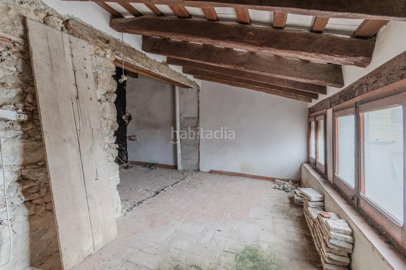 Foto adac7bbf-770a-4dc4-9411-3f0dda9e77c6. Masía exclusiva apialia. a tenim una casa de poble, de pedra, per fer una reforma integral. en Sant Joan de Mollet