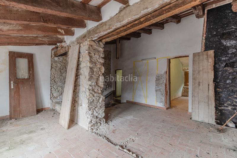 Foto bb6ee935-b93d-41a0-b203-95a0fdf2ee11. Masía exclusiva apialia. a tenim una casa de poble, de pedra, per fer una reforma integral. en Sant Joan de Mollet
