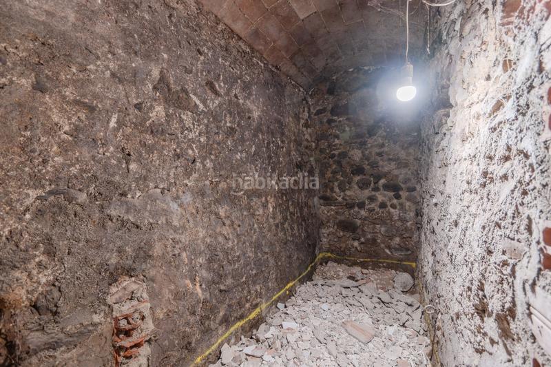 Foto d75345b3-16dc-467a-bebb-e59fd04a6b4a. Masía exclusiva apialia. a tenim una casa de poble, de pedra, per fer una reforma integral. en Sant Joan de Mollet