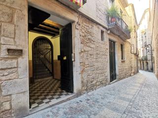 Lloguer Pis a Centre-Barri Vell. Barri vell. pis de lloguer, amb 3 habitacions dobles i dos banys