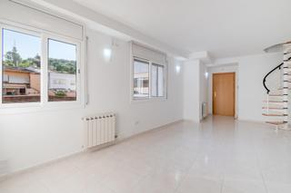 Pis a Carme - Vistalegre. Exclusiva apialia girona zona vista alegre. es ven pis tipus dúp